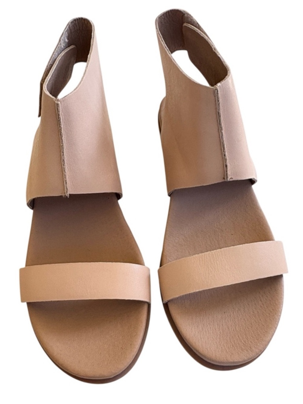 Like New Bettye Muller Leather
Sandals Cream Size 6.5 - Picture 2 of 8